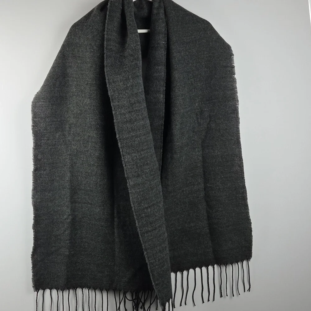 Steve Madden Unisex Grey Fringe Scarf 1 SFM, NWT
